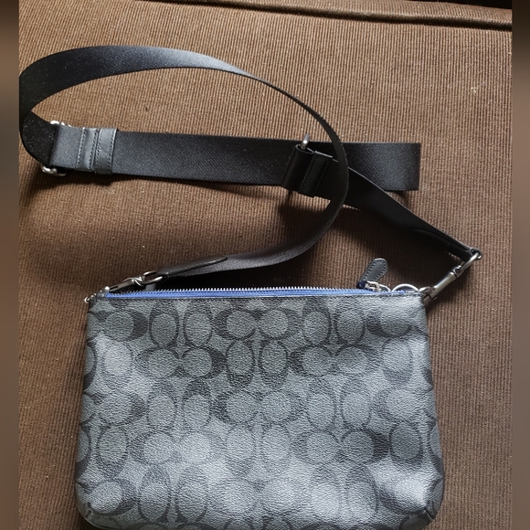 Everett Crossbody in Colorblock Signature Canvas - Picture 6 of 7